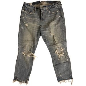 TORRID Distressed Denim High Rise‎ Straight Trendy Jeans Holes Size 14